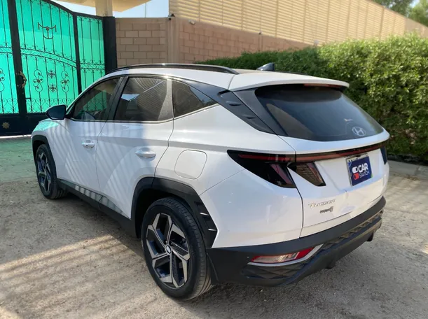 Car image 7
