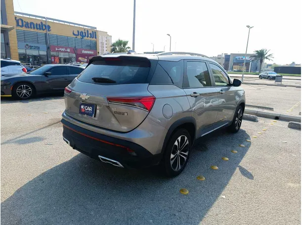 Car image 5