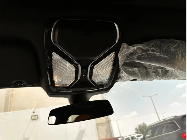 Car image 25