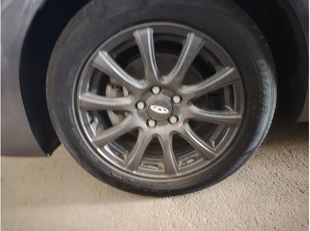 Car image 10