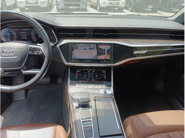 Car image 15