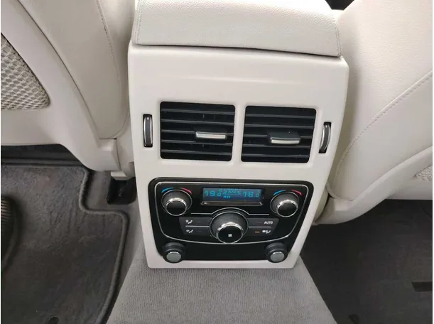 Car image 39
