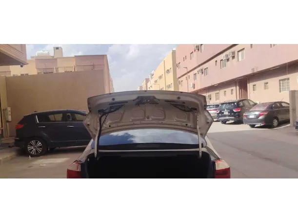 Car image 24