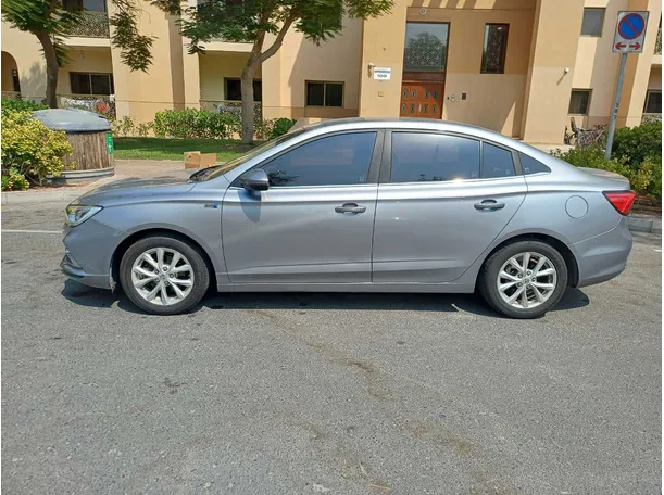 Car image 8