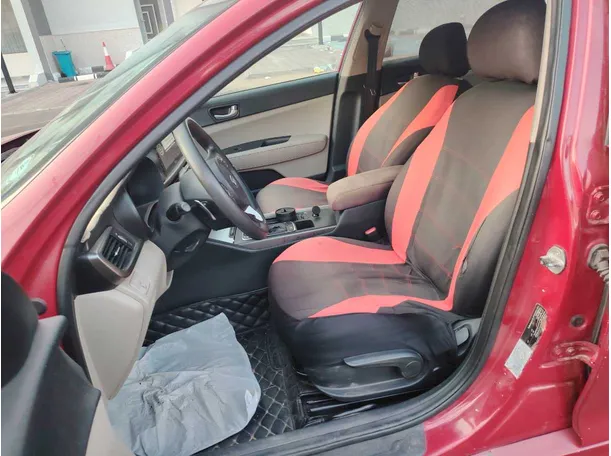 Car image 13