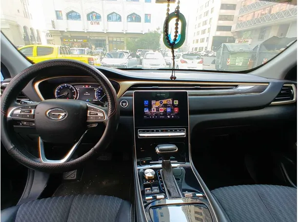 Car image 14