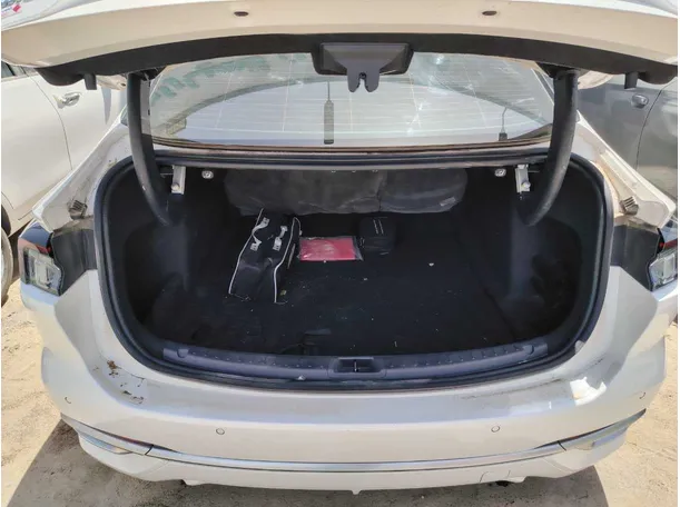 Car image 31