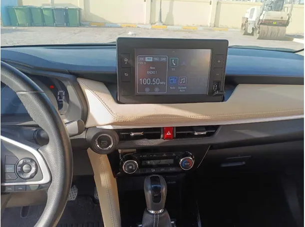 Car image 16