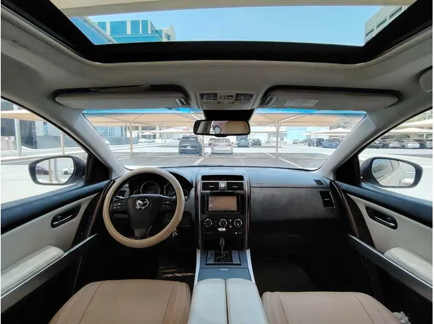 Car image 17
