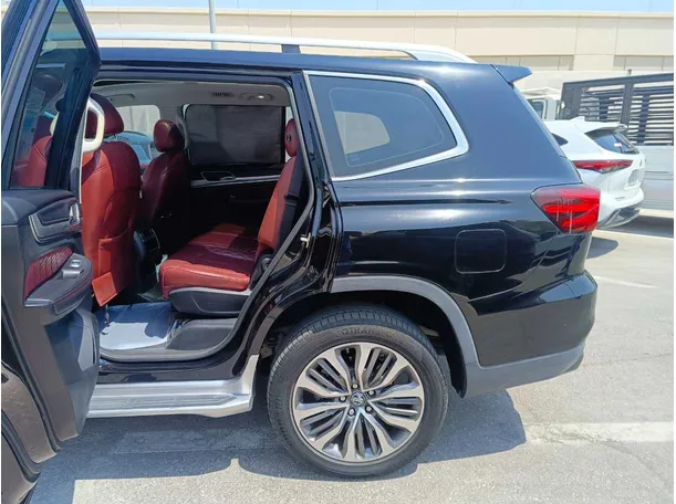 Car image 16