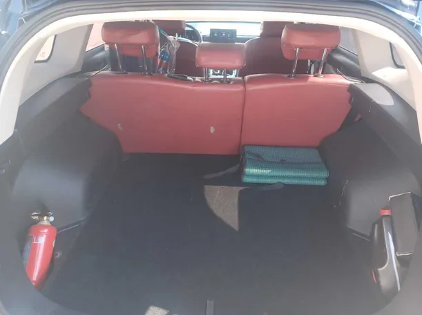 Car image 20