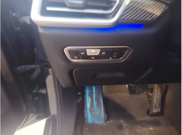 Car image 34