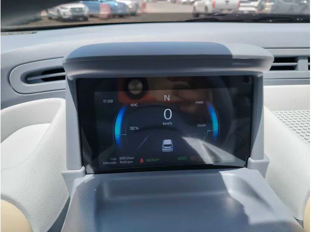 Car image 17