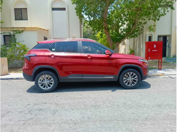 Car image 4