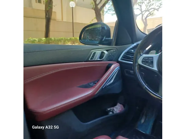 Car image 28