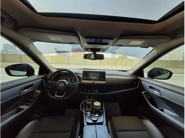 Car image 14