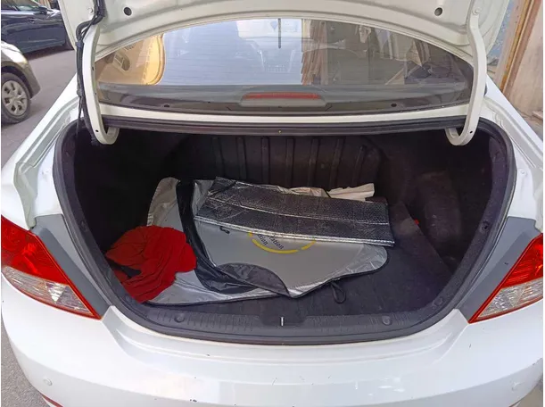 Car image 26