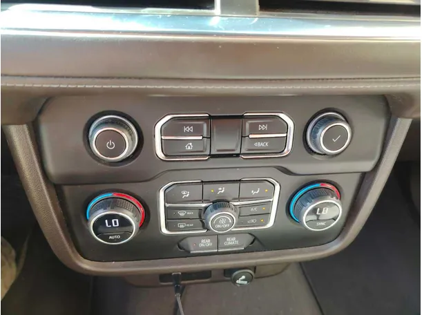 Car image 38
