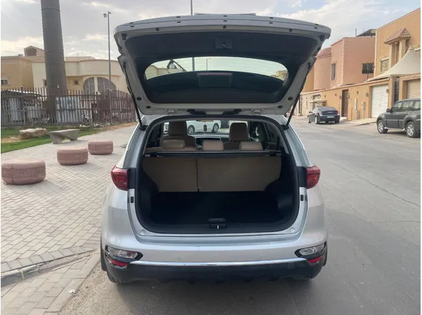 Car image 21