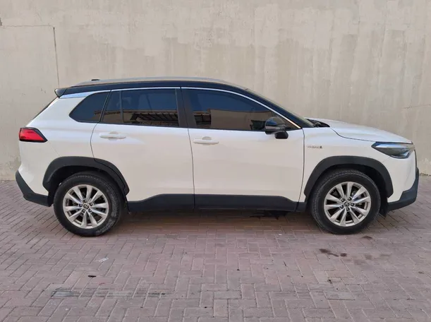 Car image 8