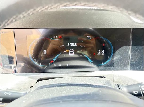 Car image 24