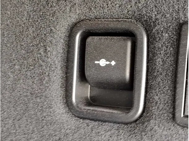 Car image 28