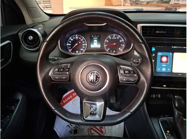 Car image 16