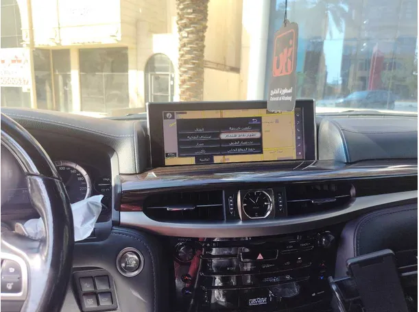 Car image 24