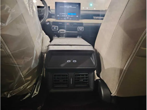 Car image 27