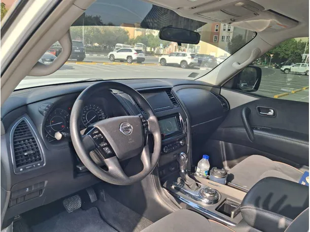 Car image 11