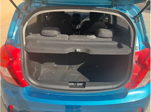 Car image 18