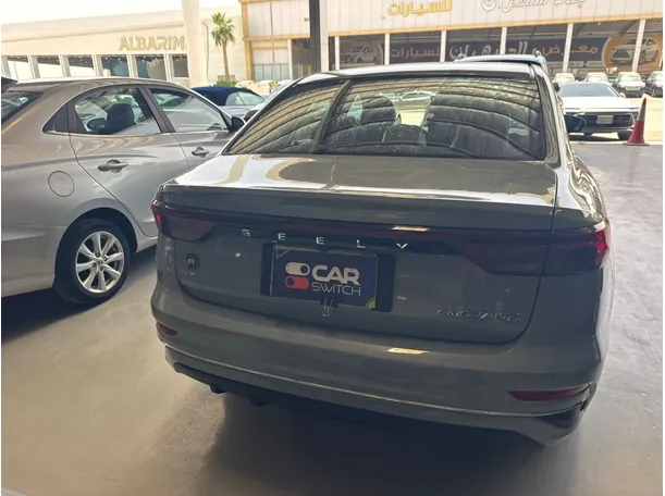 Car image 5