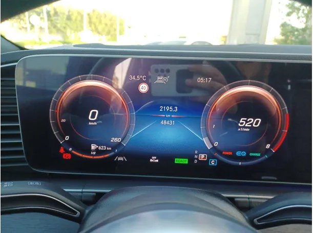 Car image 17