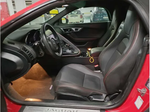 Car image 12