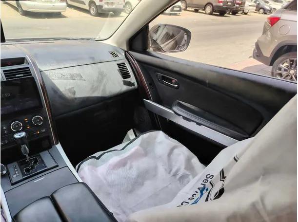 Car image 16