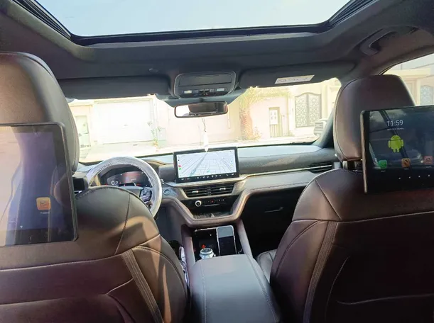 Car image 23