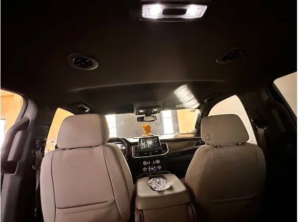 Car image 22
