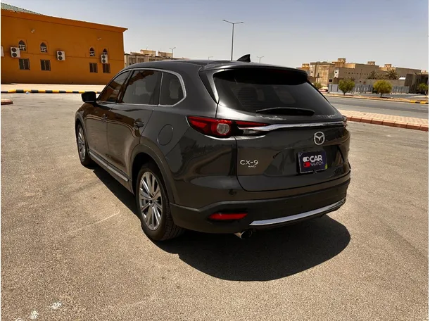Car image 7