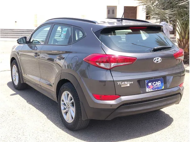 Car image 8