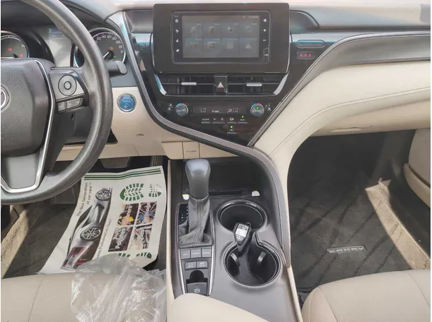 Car image 19