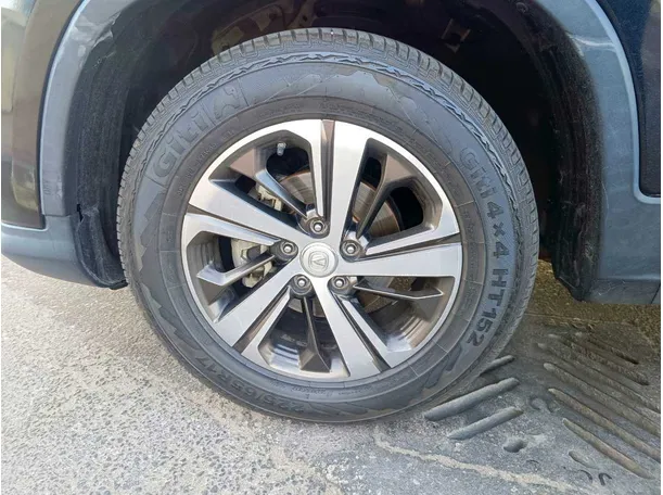 Car image 10
