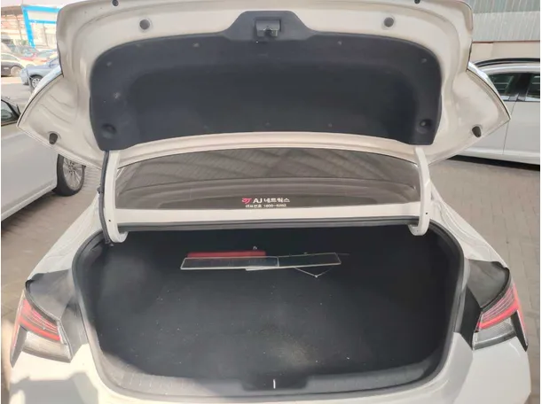 Car image 22