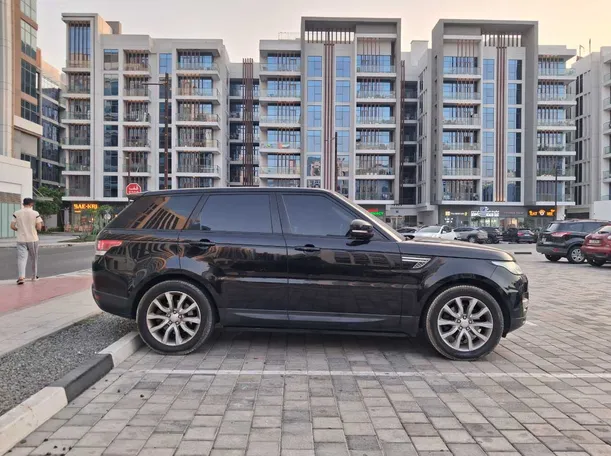 Car image 8