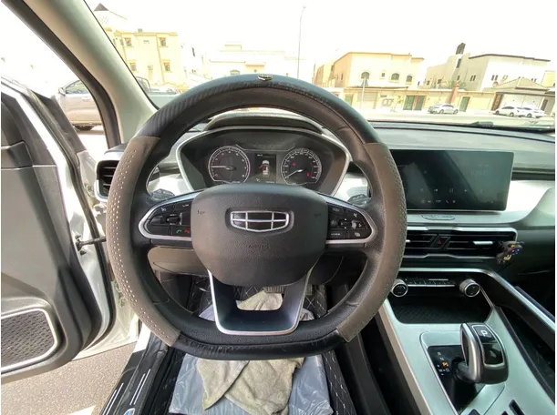 Car image 17