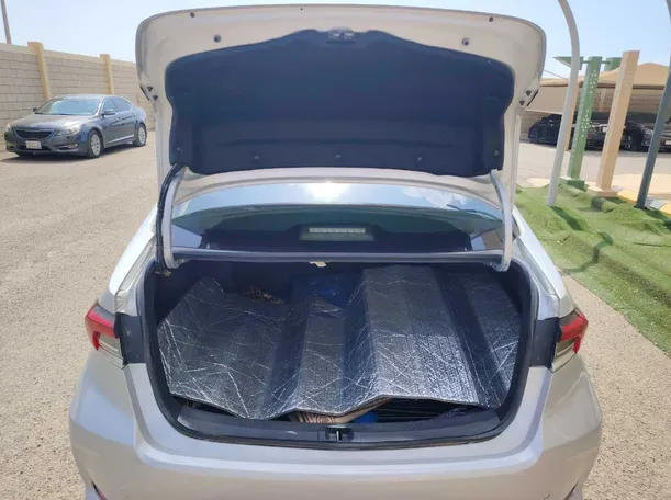 Car image 25