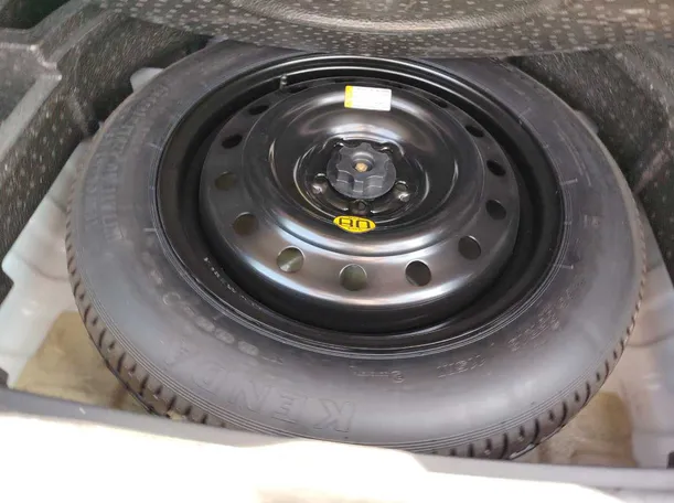 Car image 32