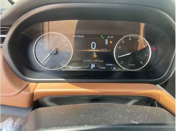Car image 18