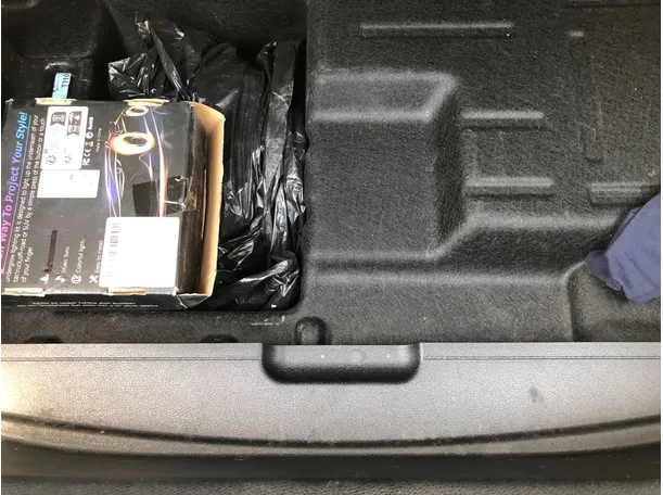 Car image 21