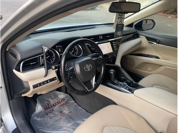 Car image 11