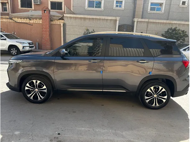 Car image 8